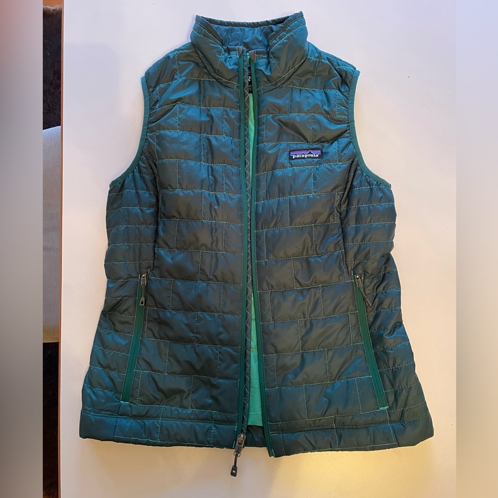 Patagonia Nano Puff vest, dark green, Women’s Small